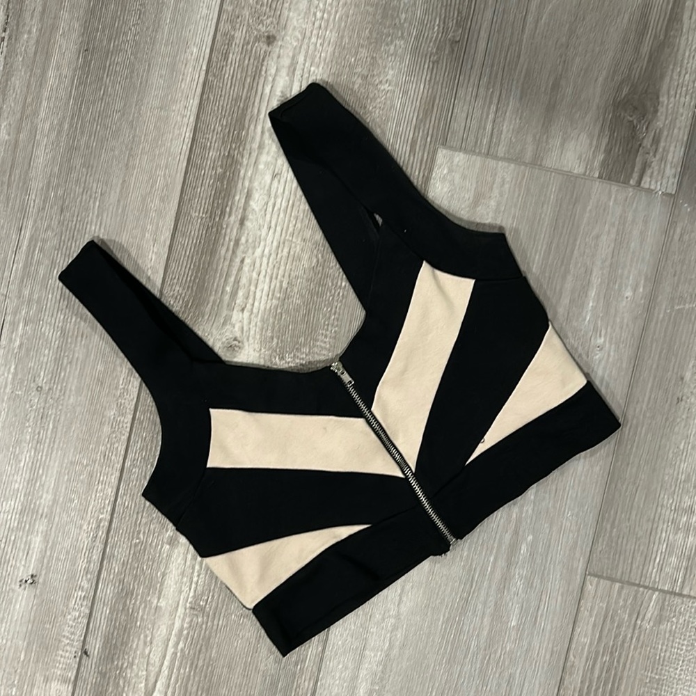 Have Black & Beige Colorblock Zip Front Crop Top Women’s Small